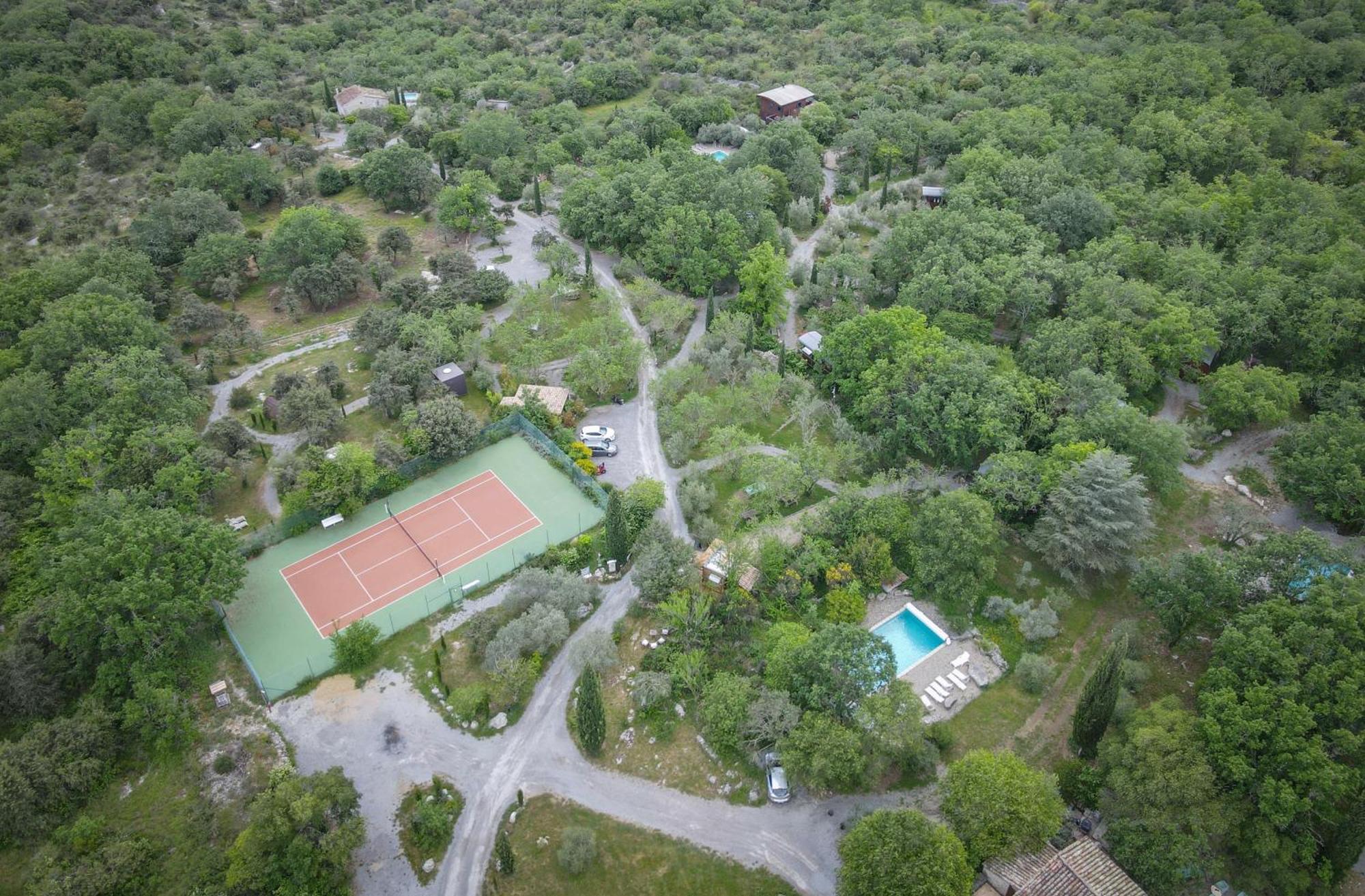 Roulottes Et Cabanes De Saint Cerice Воґ Екстер'єр фото